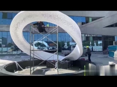 Sculpture moderne en illustration d'acier inoxydable de la taille LED de 3,5 mètres