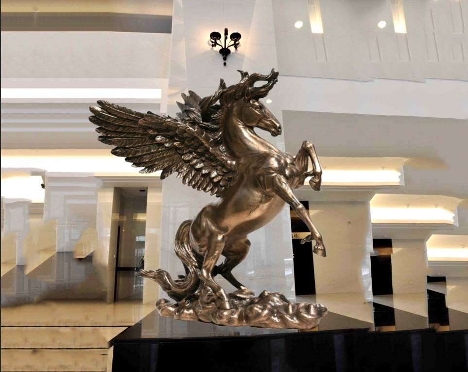 La statue en bronze antique peinte par surface, métal d'intérieur sculpte la décoration d'hôtel