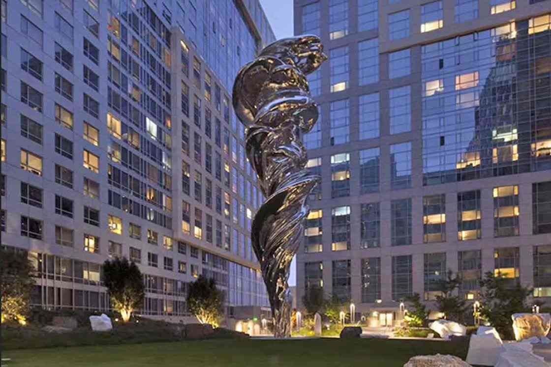 Sculpture polie Vénus en acier inoxydable taille de 28 mètres pour la décoration de plaza