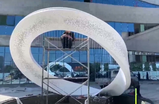 L'illustration moderne d'acier inoxydable de LED sculptent la taille de 3,5 mètres