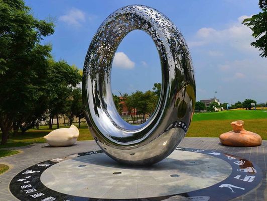 quality Sculpture métallique extérieure en acier inoxydable 316L avec surface de finition miroir et conception abstraite factory