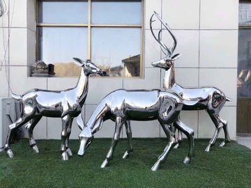 Sculptures animales polies par miroir en métal de solides solubles pour des ornements de jardin